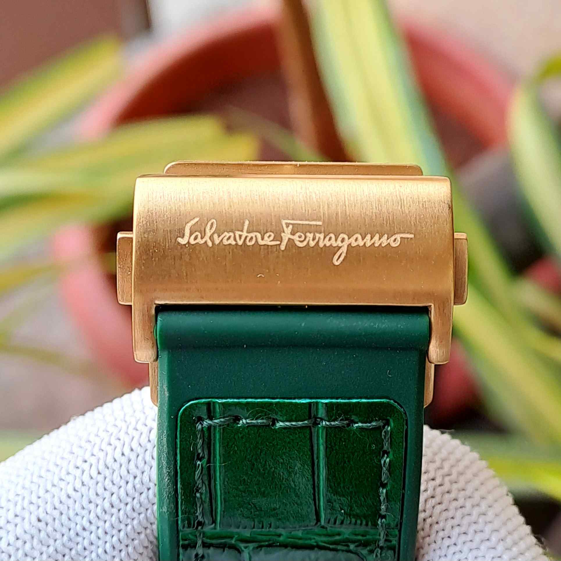 Ferragamo F-80 Classic Gold Green Dial Green Edition - Image 3