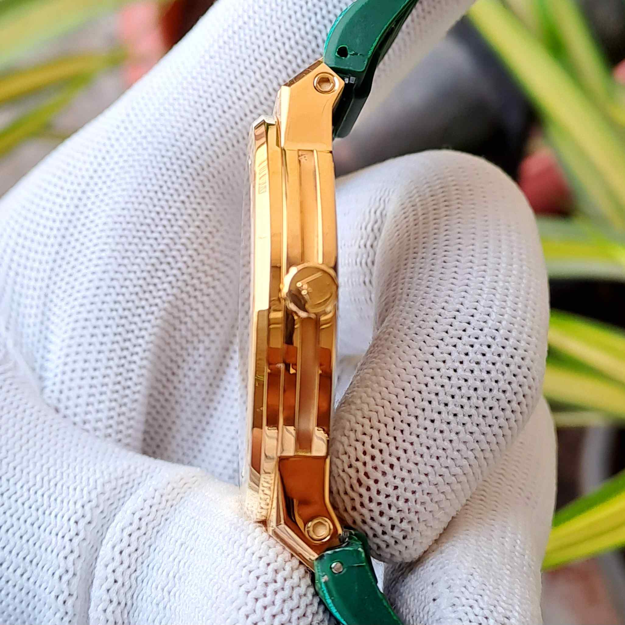 Ferragamo F-80 Classic Gold Green Dial Green Edition - Image 2