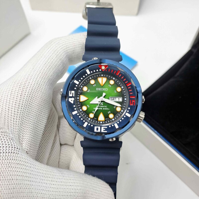 Seiko Prospex Sea Divers 200M Green Dial Blue Rubber Strap