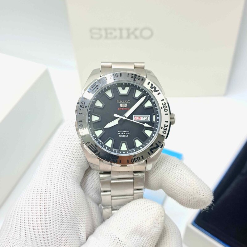 Seiko Sports 5 24 Jewels 100M Steel Black Dial