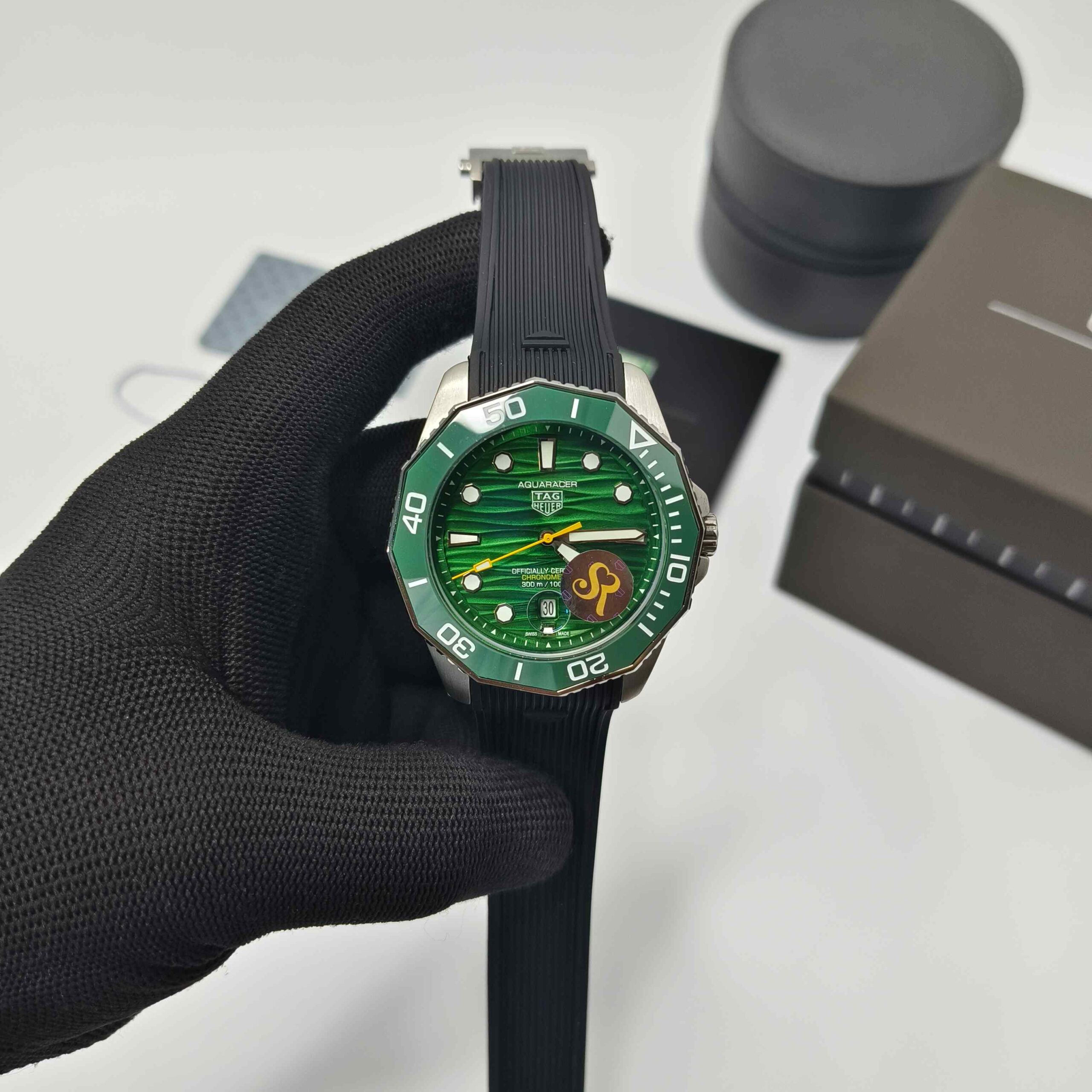 TAG Heuer Aquaracer Calibre 5 Professional 300 Diver Green Dial Black Rubber