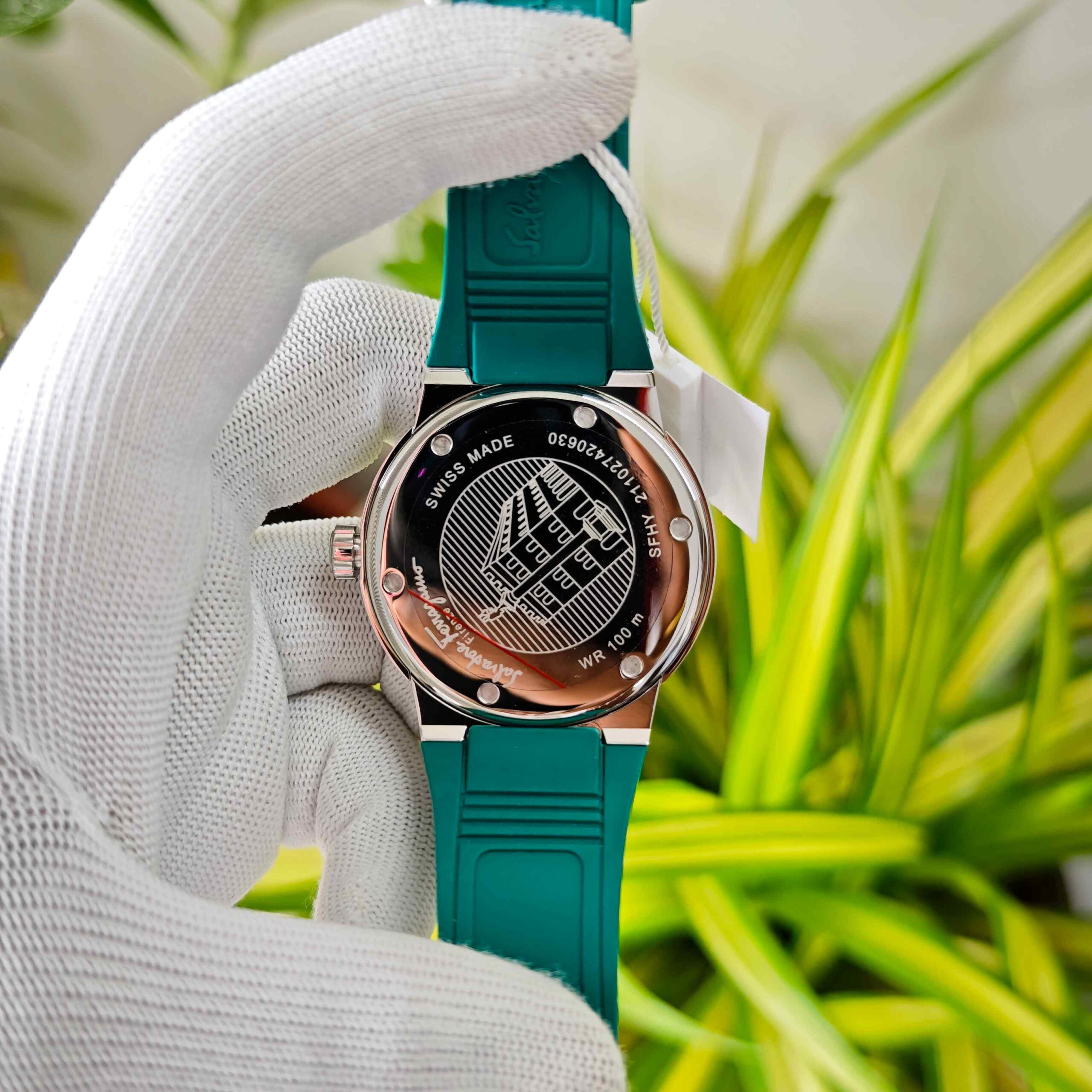 Ferragamo F-80 Steel Green Dial Green Rubber Strap - Image 4