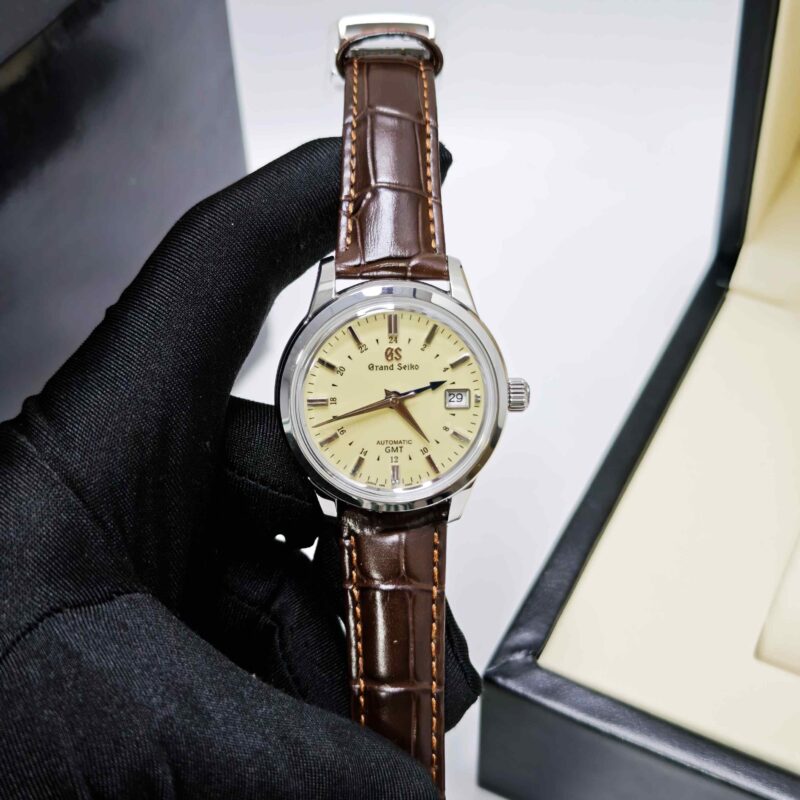 Grand Seiko Mechanical Hi-Beat 36000 GMT Steel deep ivory Dial Leather Strap