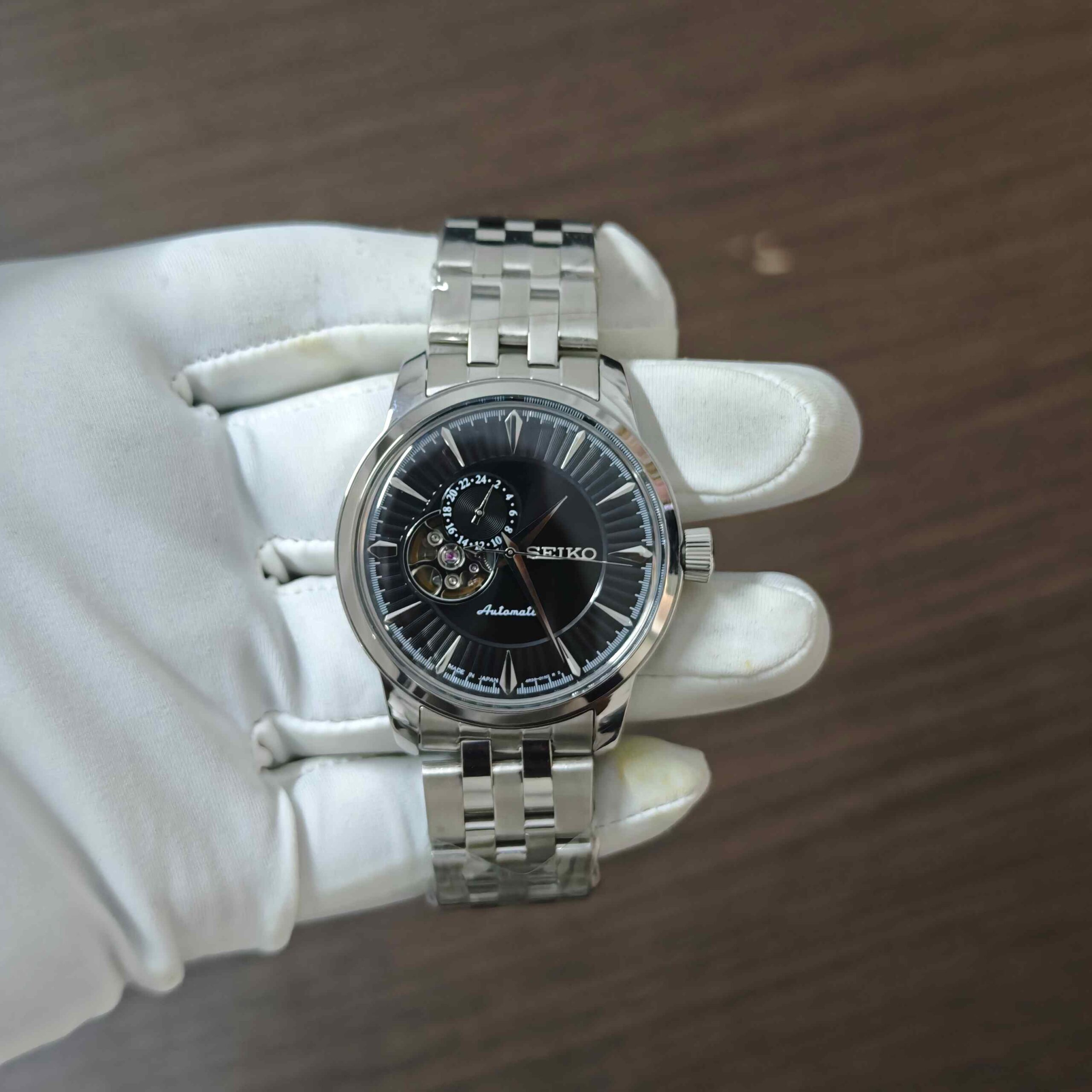 Seiko Presage Zen Garden stainless steel automatic watch featuring an elegant black dial and refined Japanese-inspired design.