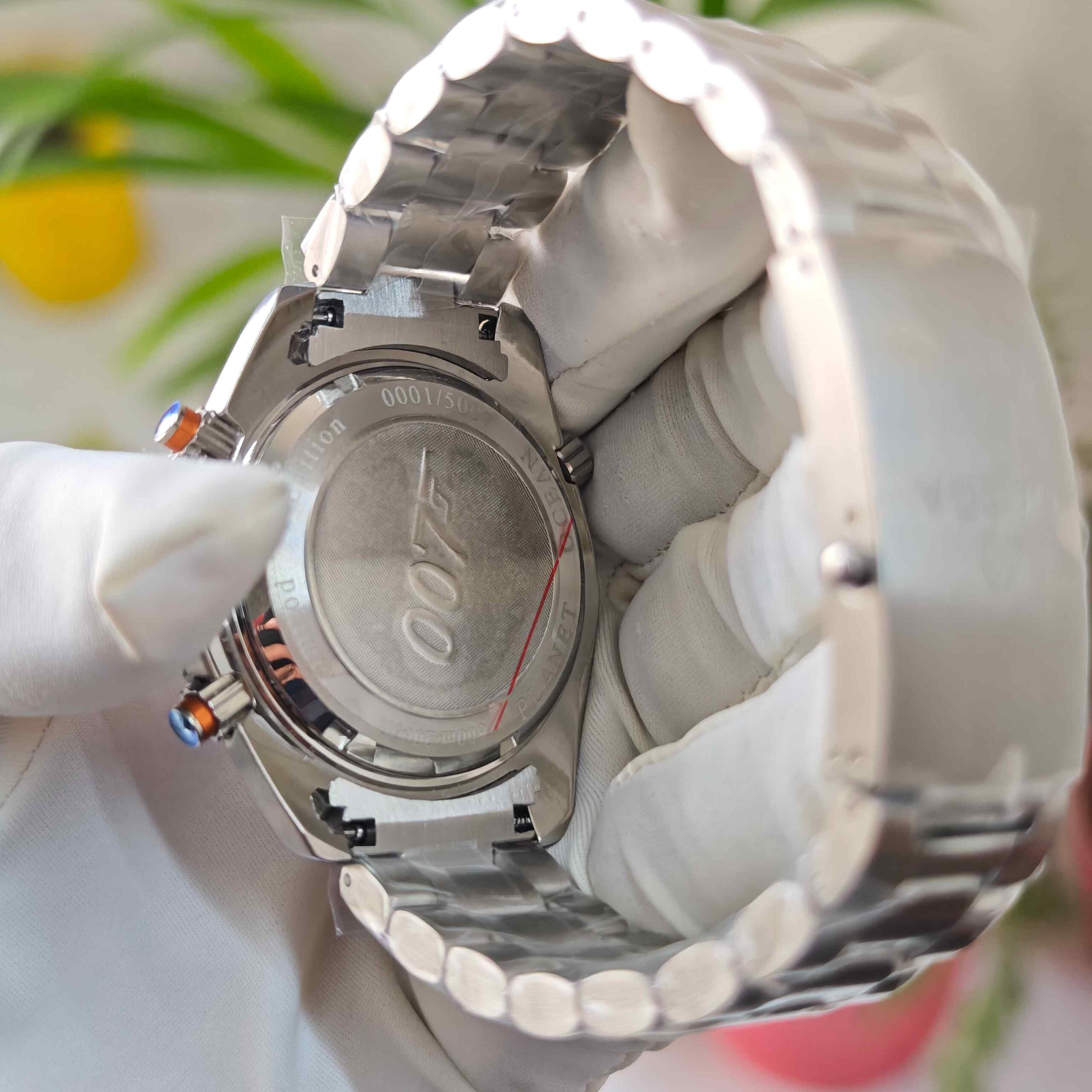 Omega Seamaster Planet Ocean 600M Chronograph 007 Edition Quartz watch with sporty chronograph design and 007-inspired styling