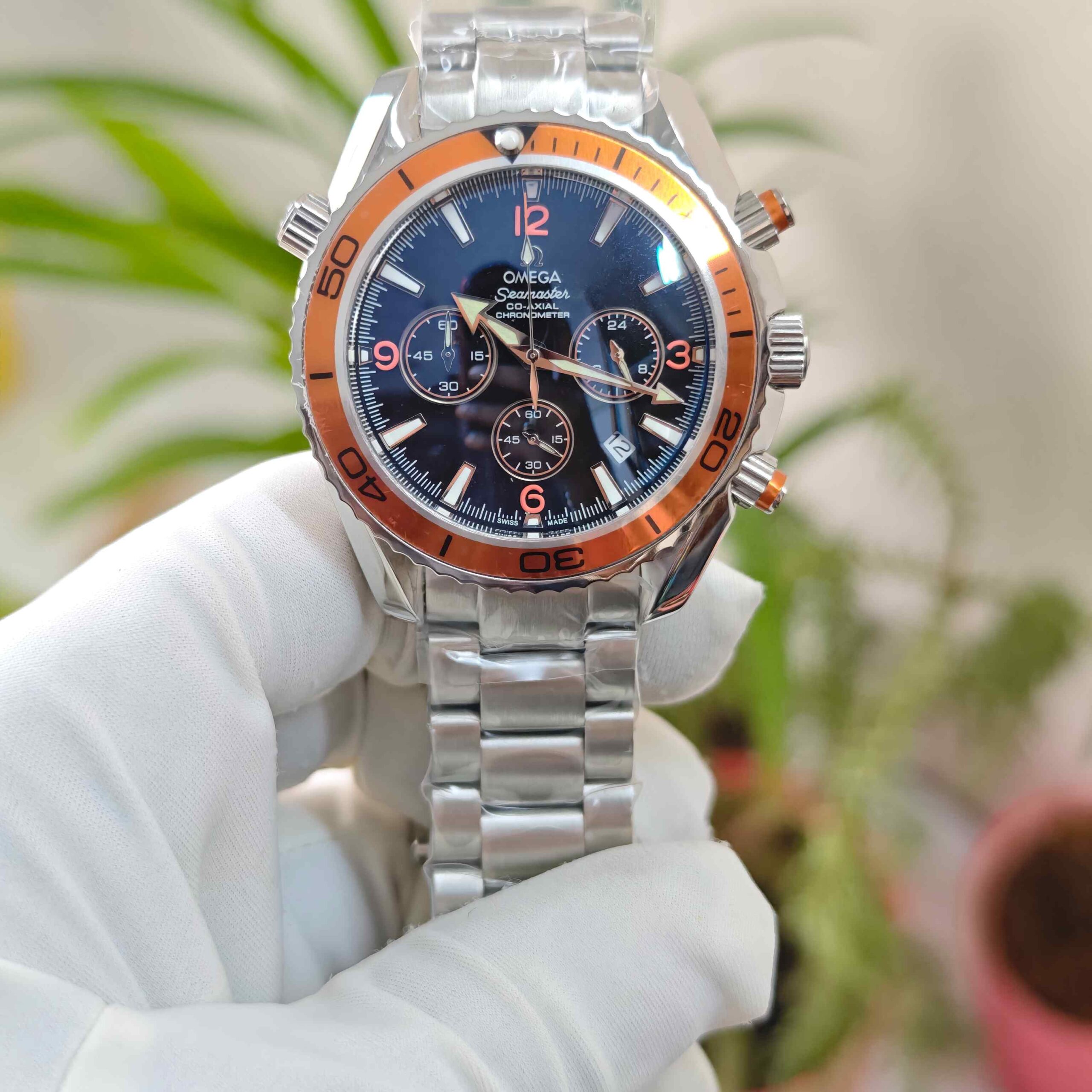 Omega Seamaster Planet Ocean 600M Chronograph 007 Edition Quartz watch with sporty chronograph design and 007-inspired styling