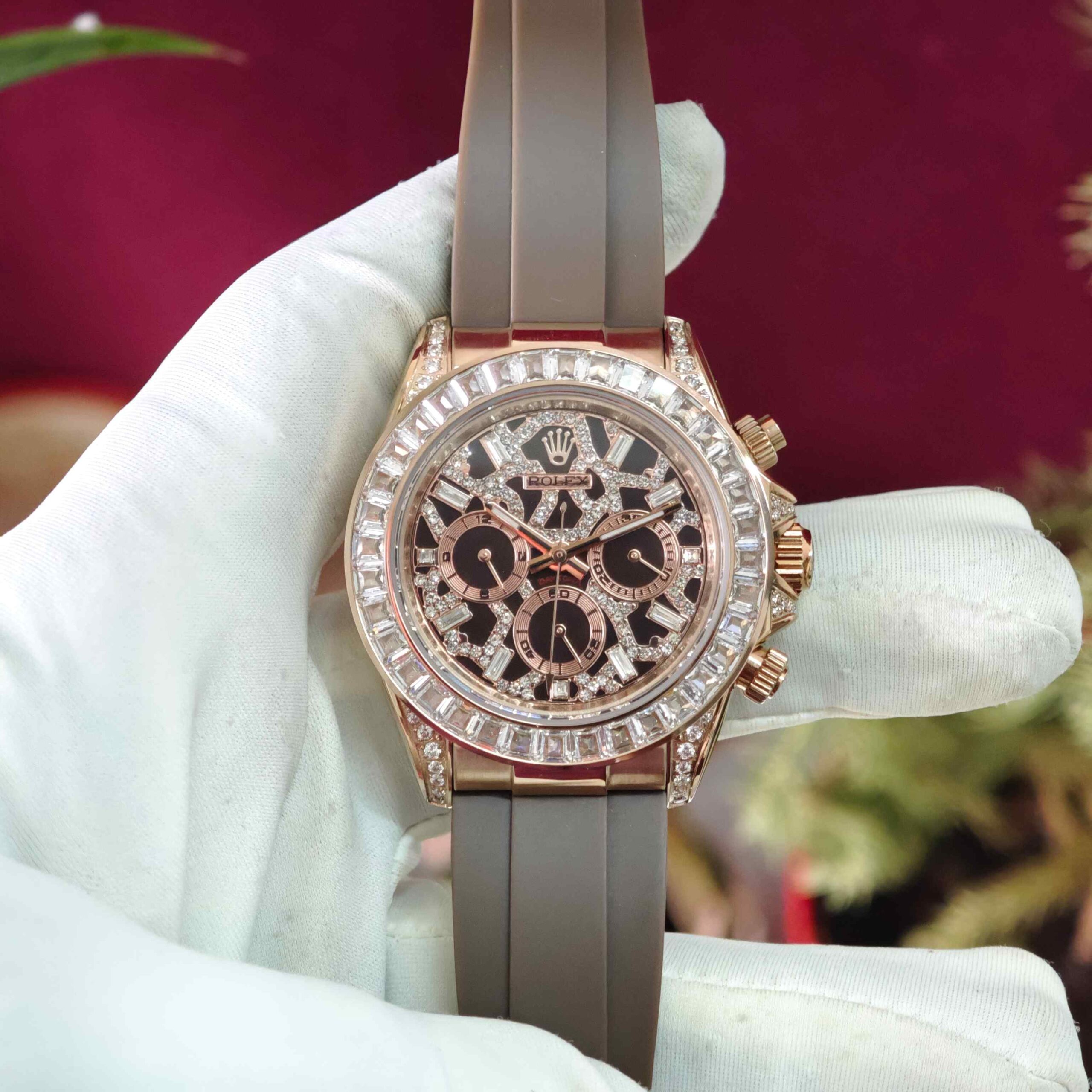 Rolex Cosmograph Daytona Eye of the Tiger full rose gold automatic watch featuring a luxurious diamond-set dial and striking tiger-inspired design.
